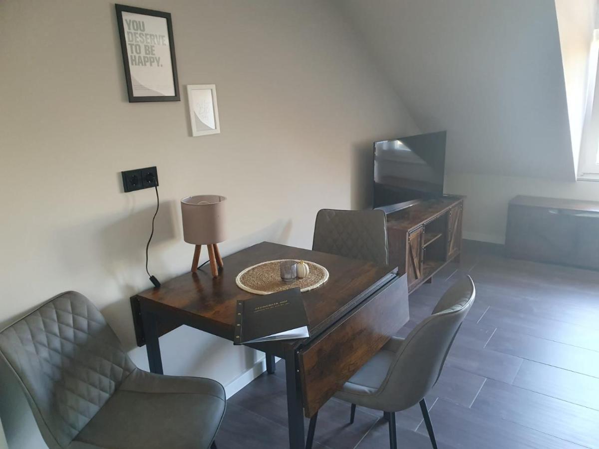 Neumuehler Hof- Ferienwohnung "Benjamin" Mit Grosser Privater Dachterasse Und Guter Anbindung In Die City Schwerin  Dış mekan fotoğraf