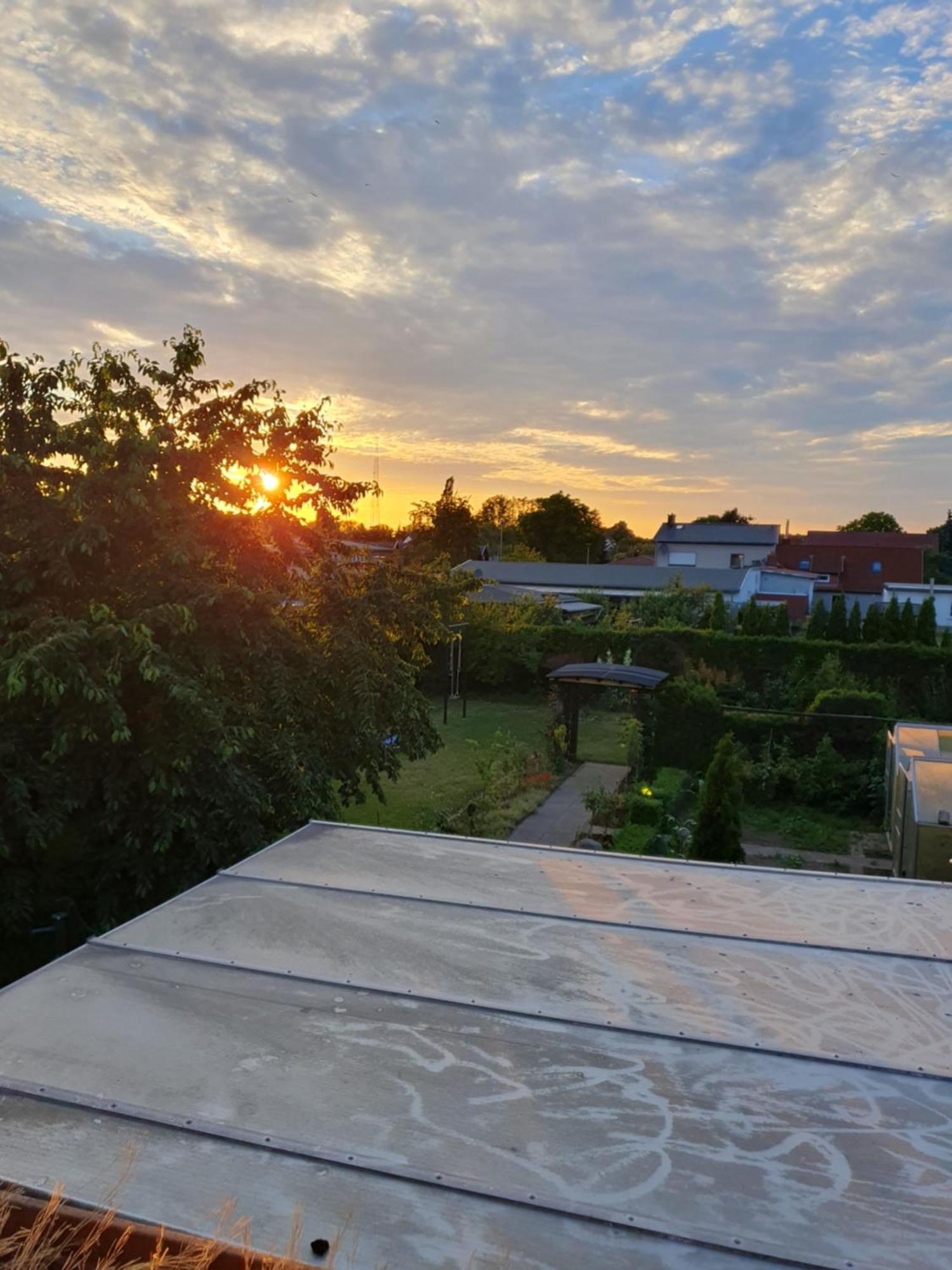 Neumuehler Hof- Ferienwohnung "Benjamin" Mit Grosser Privater Dachterasse Und Guter Anbindung In Die City Schwerin  Dış mekan fotoğraf