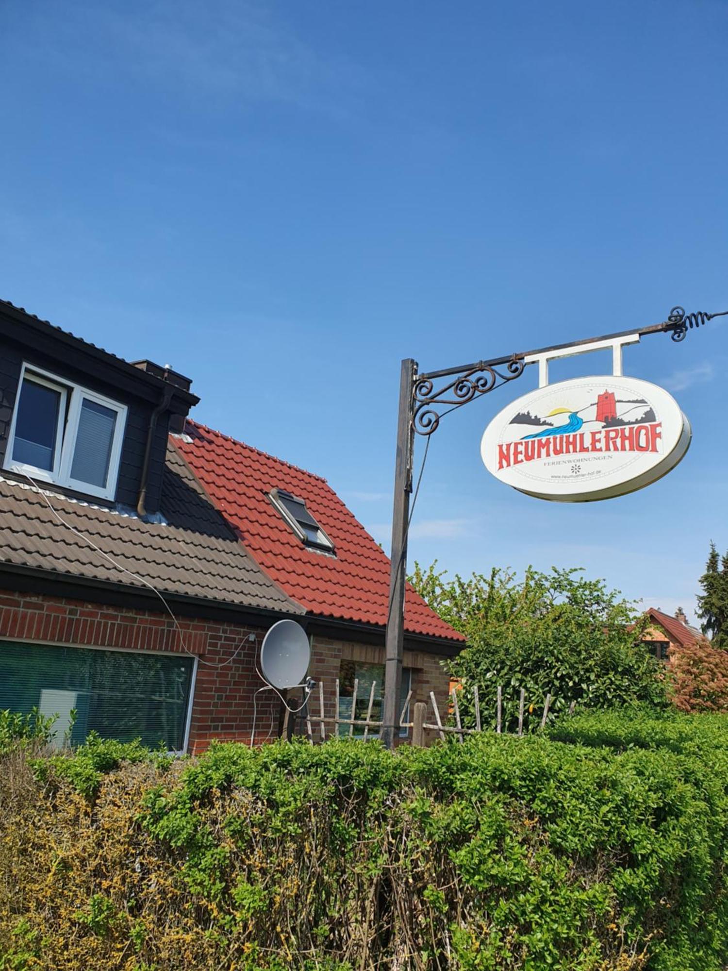 Neumuehler Hof- Ferienwohnung "Benjamin" Mit Grosser Privater Dachterasse Und Guter Anbindung In Die City Schwerin  Dış mekan fotoğraf