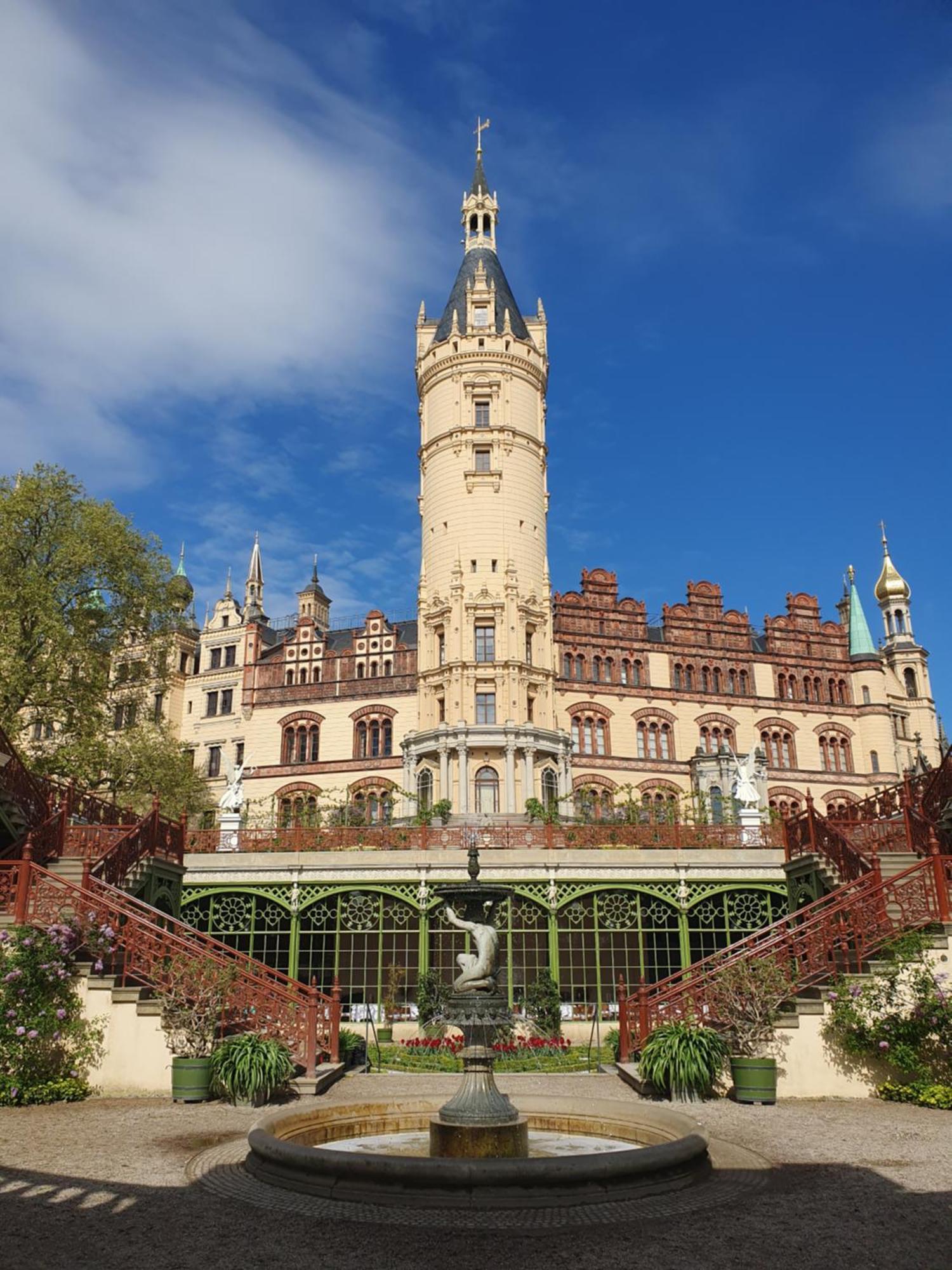 Neumuehler Hof- Ferienwohnung "Benjamin" Mit Grosser Privater Dachterasse Und Guter Anbindung In Die City Schwerin  Dış mekan fotoğraf